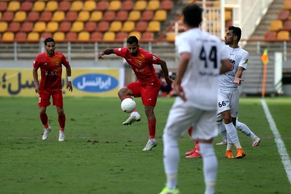 ذوبآهن دو - فولاد صفر جنگ فلزات به نفع اصفهان منصوریان همچنان روی موج سینوسی