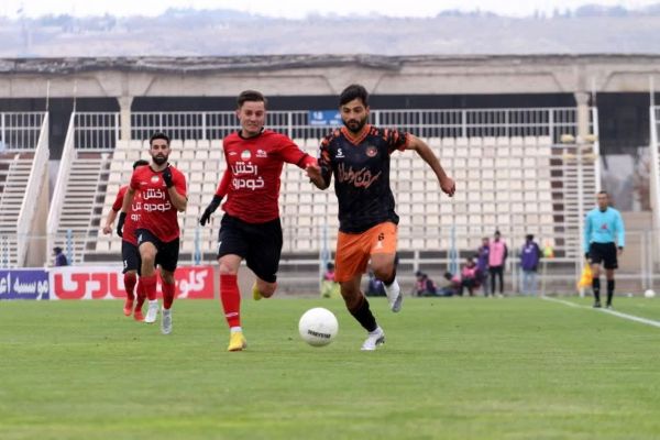  مس کرمان یک - تراکتور سه  تراکتور همچنان سهمیه طلب  مس کرمان کاندیدای سقوط شد