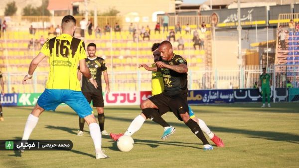  نفت مسجدسلیمان صفر - سپاهان دو  سپاهان همچنان کورس قهرمانی  سقوط نفت مسجدسلیمان 99درصدی شد