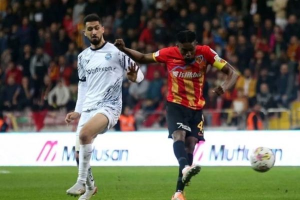  تساوی کایسری‌اسپور با حضور حسینی و کریمی