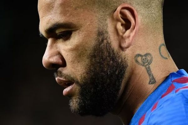 آخرین شرایط آلوز در زندان در غذاخوری مورد توهین قرار میگیرد