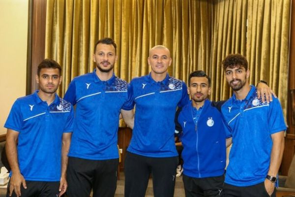 خودزنی به سبک آبیها وقتی ستارهها در لوگوی استقلال نیست + عکس