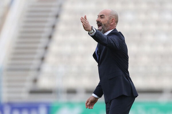 انتقاد خمز از وینگرهای تراکتور کم گل زدهاند