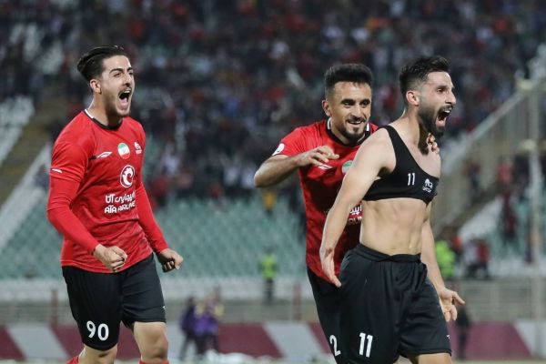 گلزن تراکتور انگار روی ابرها بودم به قراردادم با تراکتور پایبندم