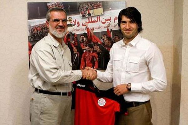  بازخوانی یک انتقال جنجالی؛ انصاری‌فرد در راه استقلال، پرسپولیسی شد