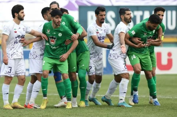 ذوب آهن سه - هوادار سه نگاه هوادار به ذوب آهن، حریف دوستانه بود ساکت در اصفهان بباز نیست