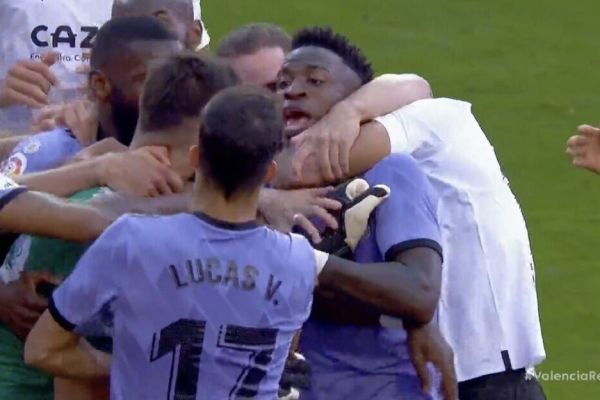  واکنش وینیسیوس به اتفاقات ناگواری که در بازی با والنسیا رخ داد