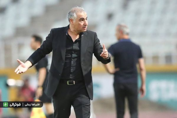 الهامی پرسپولیس مدرن و زیبا بازی میکند حرف از تبانی ناعادلانه بود