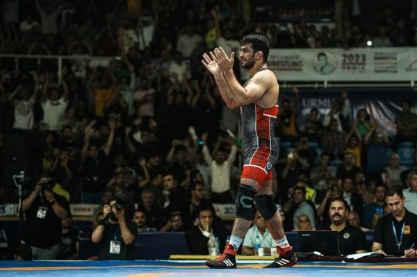  کشتی آزاد جام تختی  یزدانی با مدال طلا به بلگراد رسید  معصومی باز هم حریف زارع نشد