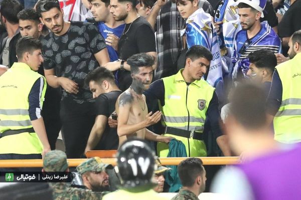 باخت استقلال قربانی گرفت عکس