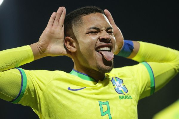  بارسلونا با مهاجم 18 ساله برزیلی به توافق رسید