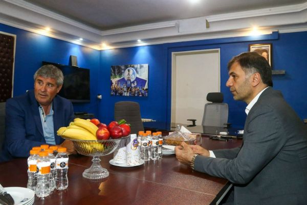 لوپز میدانم استقلال باشگاه بزرگی است اگر ببینم میتوانم کمک کنم قرارداد امضا خواهم کرد