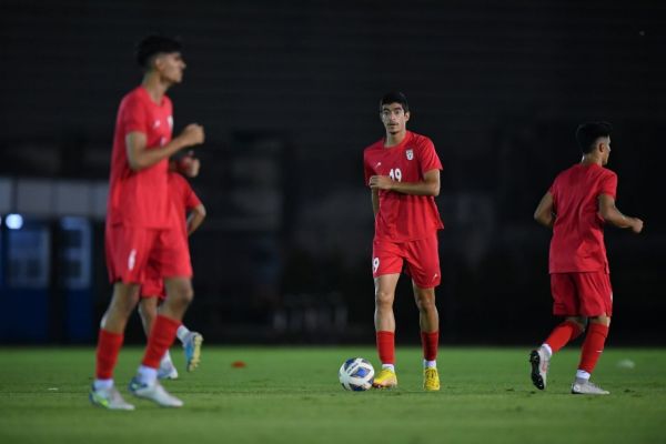 تمرین نوجوانان در زمین شماره یک ورزشگاه پاتوم تانی اجرای برنامه های کادر فنی پیش از دیدار مقابل افغانستان