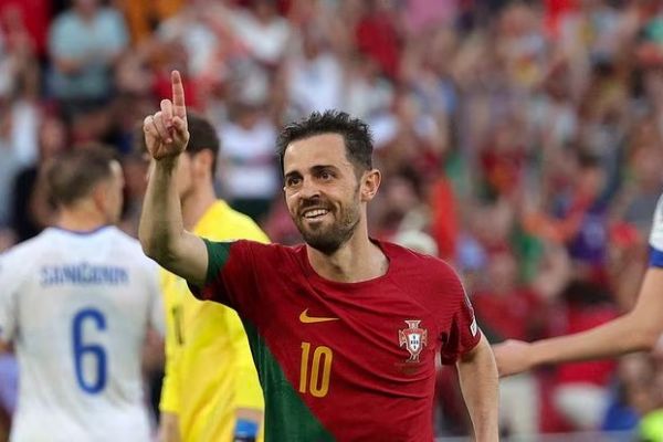 واکنش عربستانیها به صحبت های رییس یوفا صلاح و برناردو سیلوا را میخریم