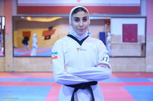  پاداش عجیب برای تاریخ سازی ناهید کیانی با ۳ کارت هدیه