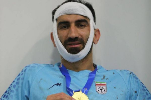 بازگشت علیرضا بیرانوند از بیمارستان عکس