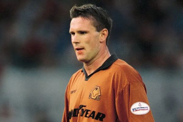  درگذشت مهاجم سابق ولورهمپتون در سن 45 سالگی