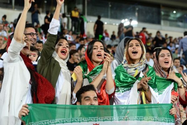  مهدى تاج  مشكل ورود زنان به ورزشگاه حل شد