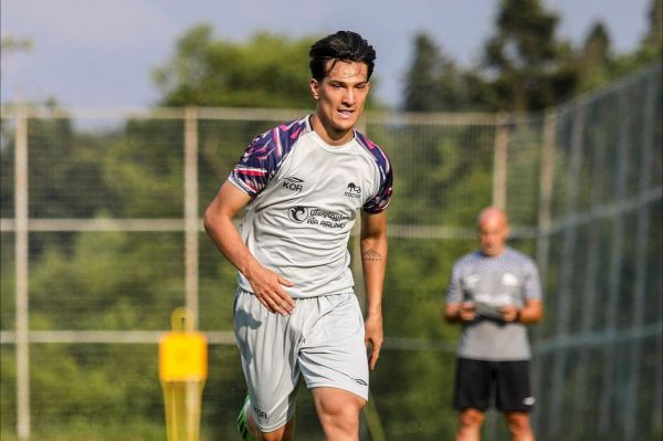  کار سخت مدافع جوان گنبدی بین ستاره‌ها