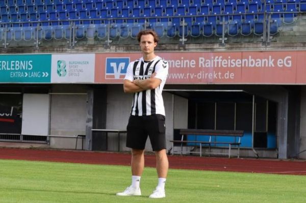 نوه 22 ساله اسطوره بایرن مونیخ به علت بیماری، فوتبال را کنار گذاشت