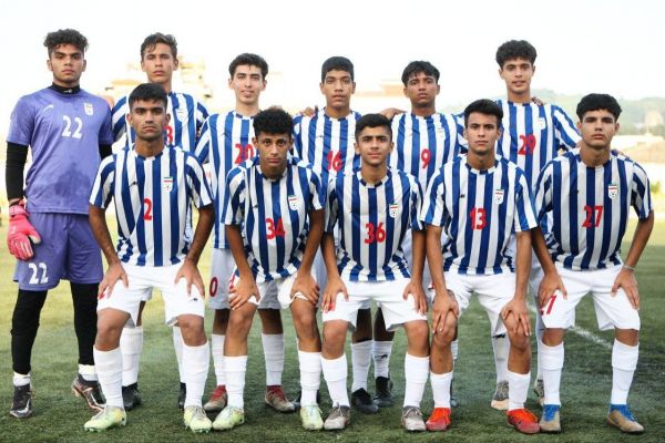 تغییر عجیب در لباس تیم ملی فوتبال نونهالان آبیپوش شدند