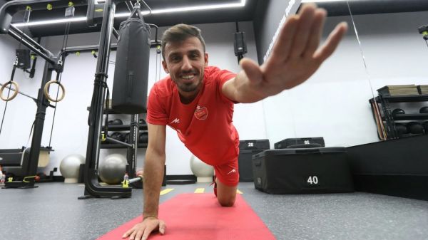  تایید دوباره مذاکره استقلال با هافبک پرسپولیس