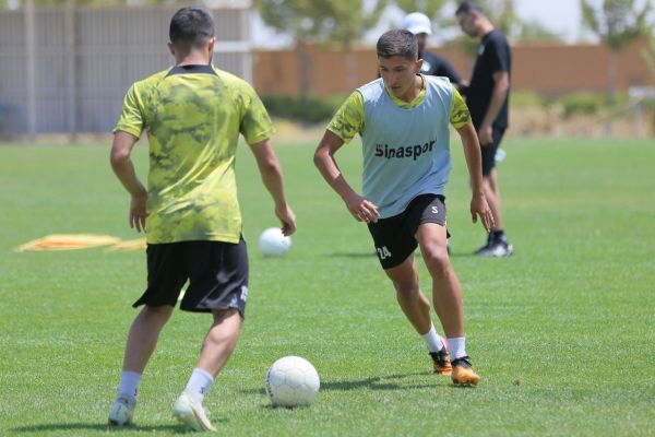 گزارش تصویری برگزاری ریکاوری و تمرین نوبت صبح امروز تیم فوتبال آلومینیوم