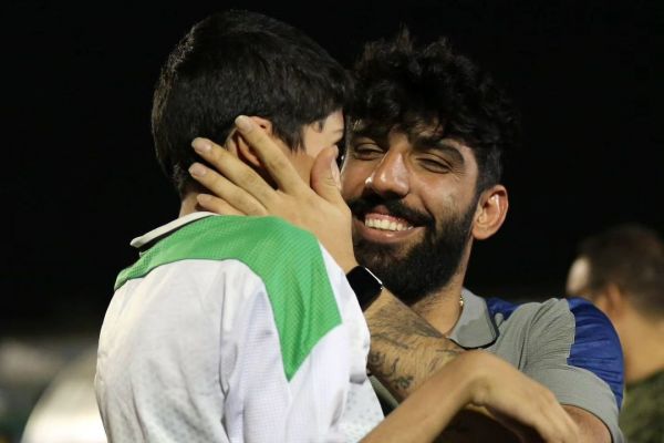 حرکت زیبای حبیب فرعباسی دروازهبان ذوب آهن