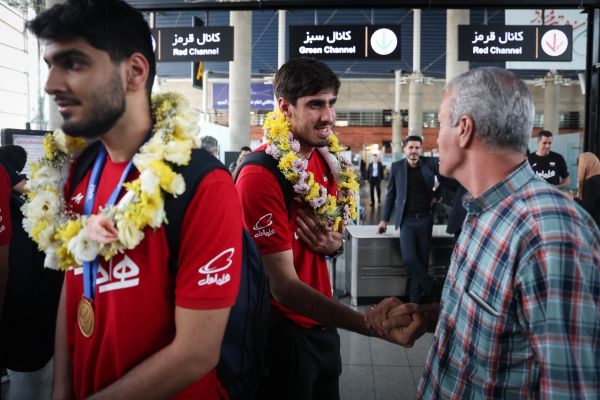  گزارش تصویری  بازگشت قهرمانان به میهن