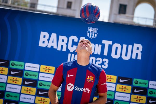  عکس؛ مراسم معارفه خرید جدید بارسلونا