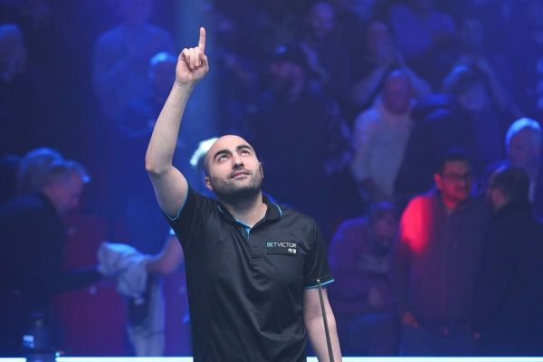 وفایی با تمام قدرت از اسکندری حمایت میکنم و کسی را نمیبینم که در ایران همسطح او باشد