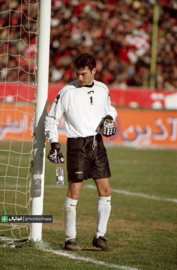  هادی طباطبایی دروازه‌بان استقلال در دهمین دوره جام آزادگان