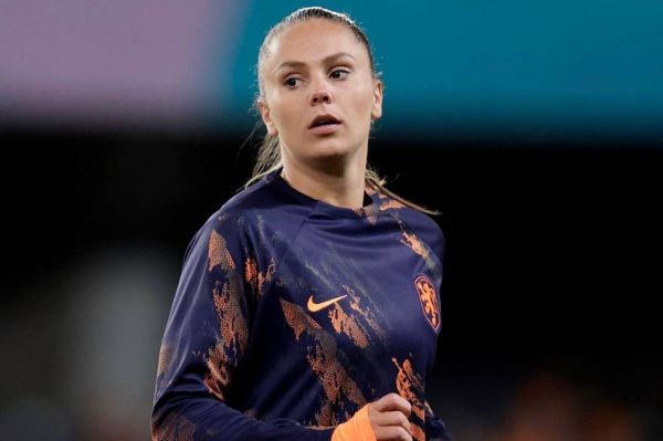  برد اقتصادى نايب قهرمان دوره قبل جام جهانى زنان  هلند با برد شروع كرد