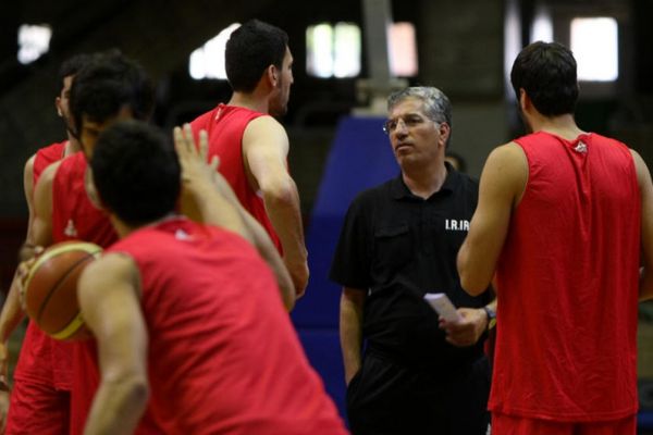 مهران شاهین طبع سرمربی تیم بسکتبال الریان قطر شد