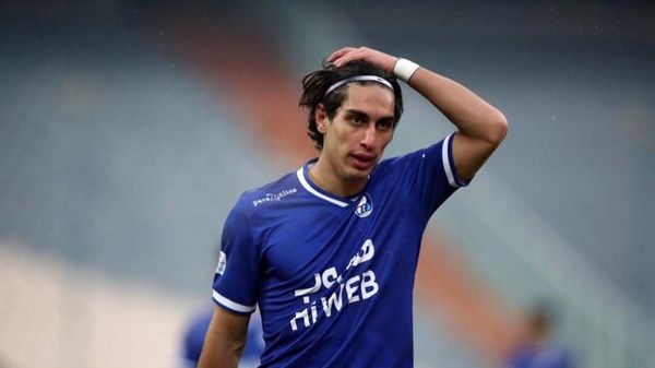 مورد عجیب محمد نادری؛ در ایران فقط برای «همه تیمها» بازی میکند