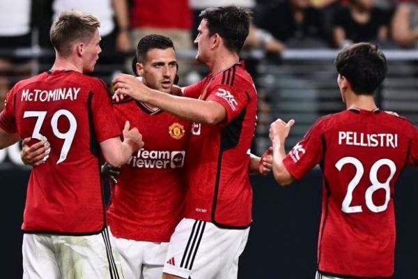  قرارداد جدید آدیداس با منچستریونایتد  1050 میلیون یورو