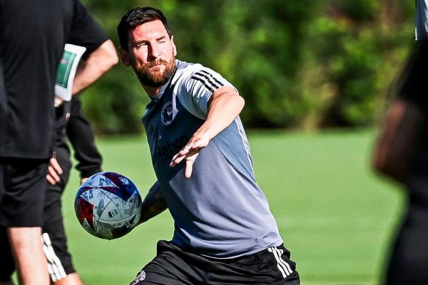  عکس؛ رو آوردن مسی به فوتبال آمریکایی