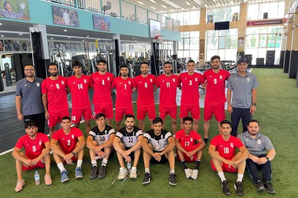  تاج و شهردار تهران در تمرین تیم ملی فوتبال ساحلی حاضر شدند