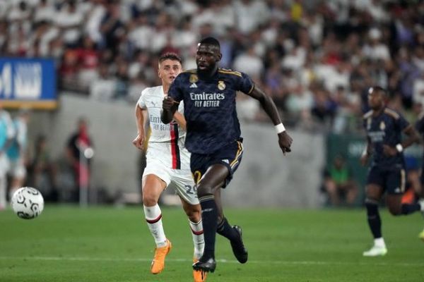  مصدومیت مدافع رئال مادرید به علت اصابت توپ