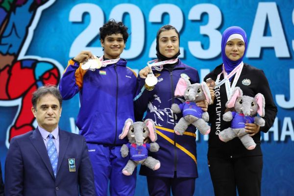 تاريخ سازى فاطمه كشاورز در وزنه بردارى جوانان آسيا