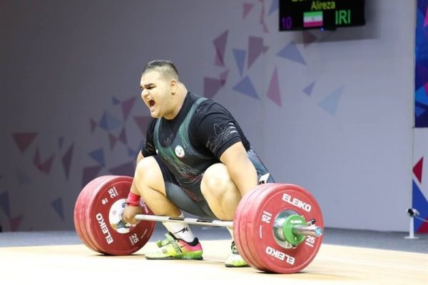 اسفندیاری قویترین وزنهبردار جوان آسیا شد