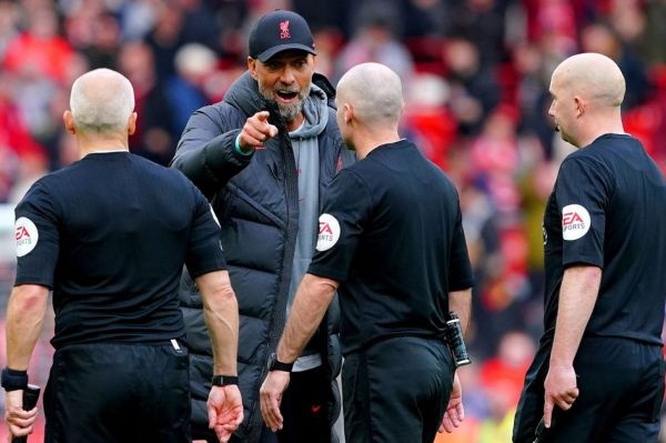  گزارش ویژه  تغییرات جالب داوری در فصل آینده لیگ جزیره در مبارزه با اتلاف وقت تیم‌ها