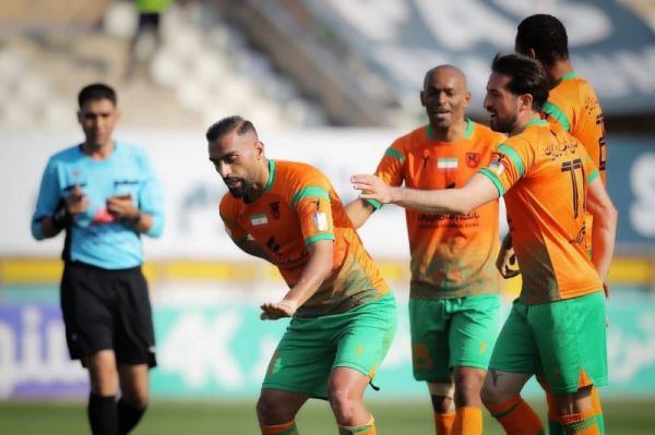 گزارش ویژه واکاوی ماجرای مهرداد رضایی در مس رفسنجان؛ قرارداد دارد اما پول بیشتری می خواهد