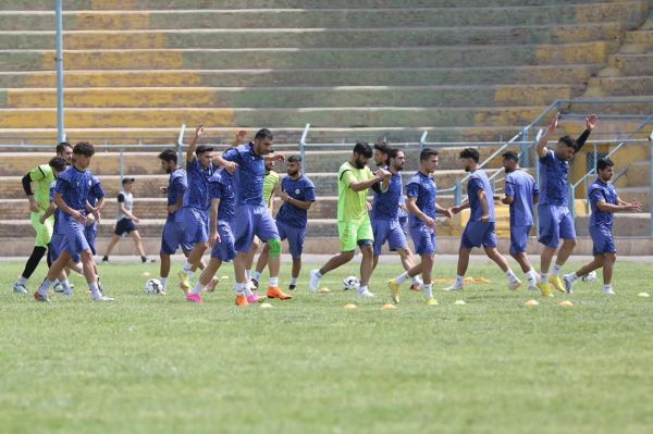  تمرین ذوب آهن در ورزشگاه تختی