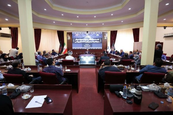  کیومرث هاشمی  از نظراتی که به ورزش کمک کند، استقبال می‌کنیم  برنامه‌های ما فقط شامل ورزش قهرمانی نخواهد بود