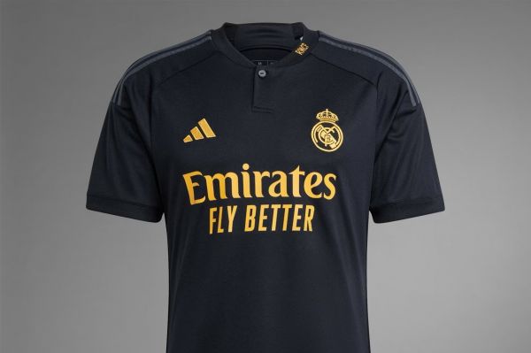 رونمایی از پیراهن سوم رئال مادرید در فصل 24-2023 عکس