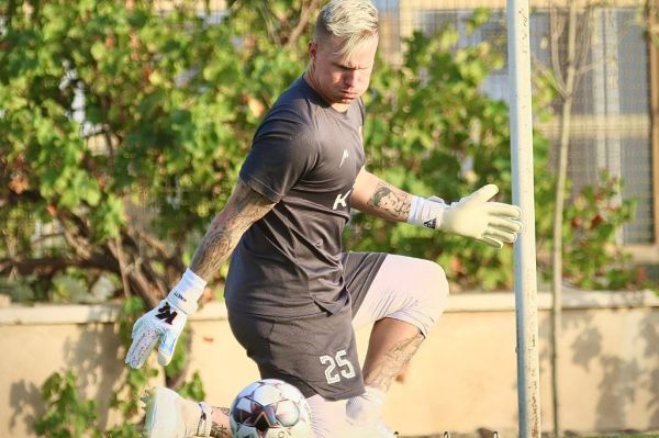 ناراحتی دروازهبان فولاد خوزستان از عدم صدور کارت بازی