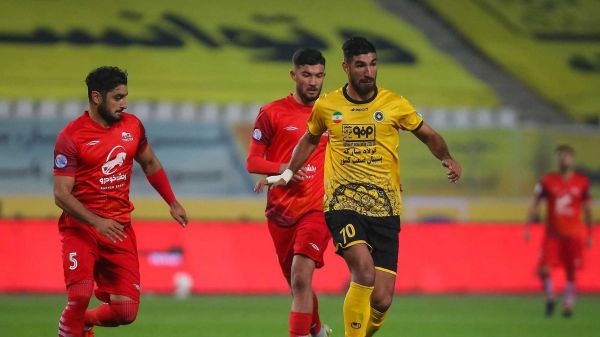  سپاهان سه - تراکتور یک  سپاهان در قامت مدعی کشان  خمز به تراکتور نمی آید