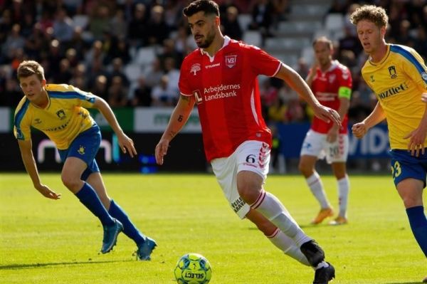  سکونشینی عزت‌اللهی همچنان ادامه دارد