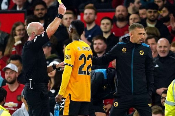  محرومیت داوران بازی منچستر یونایتد و ولورهمپتون پس از اشتباه بزرگشان